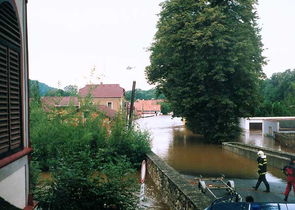 Vstup na Zářečí pohled na most